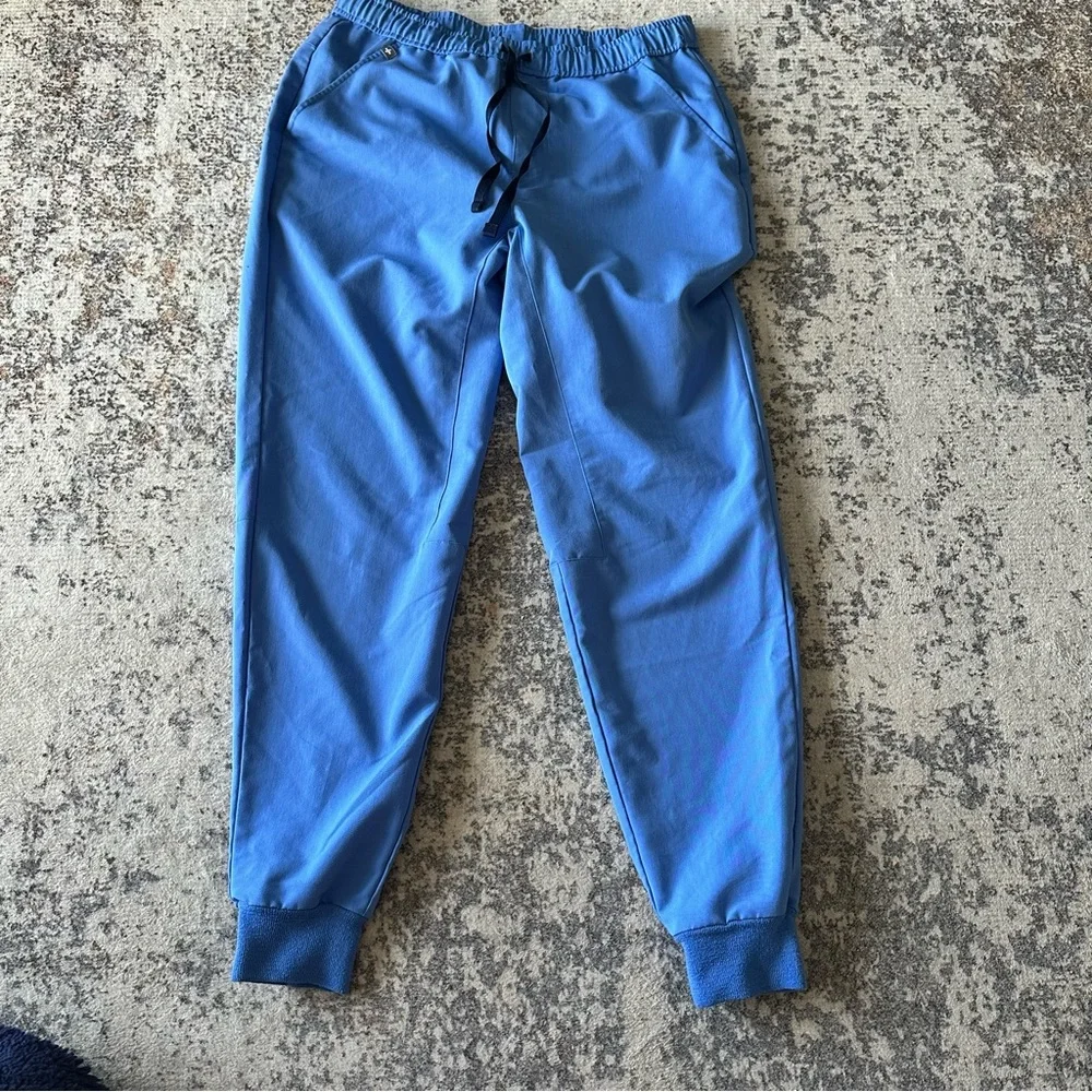 EUC FIGS Men’s Tansen Jogger Scrub Pants—Medium